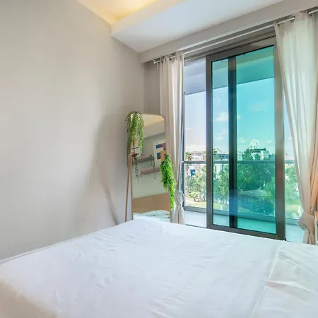 Chich 1-bed Free Pool, Spa, Fast Wifi Fitness & Access דירה